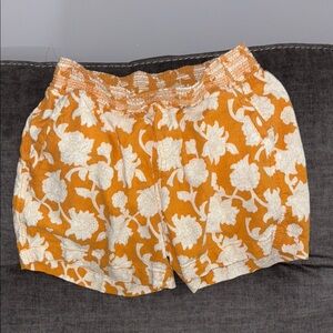Briggs New York Orange and White Bermuda Shorts Vibrant Floral Design